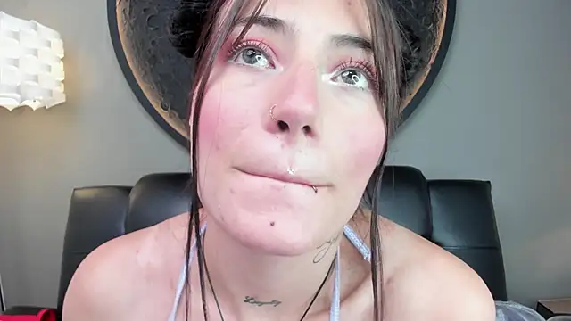 Snapshot of miss_sharlotte18 chatting on March 11, 2025, 6:08 pm miss sharlotte18 online show from March 11, 2025, 6:08 pm