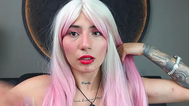 Snapshot of miss_sharlotte18 chatting on September 27, 2025, 6:13 pm miss sharlotte18 online show from September 27, 2025, 6:13 pm