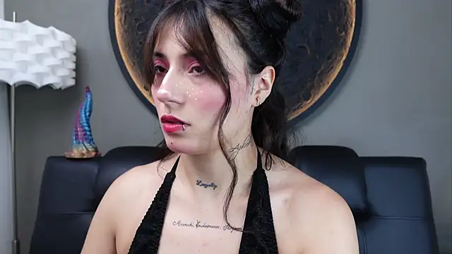 miss sharlotte18 online show from April 3, 2026, 11:08 am