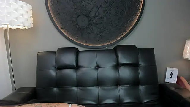 miss vaiolette online show from February 22, 2025, 11:13 am