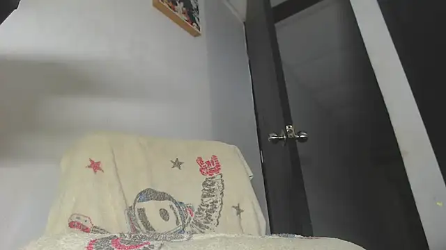 Snapshot of couplepregnantdick20 chatting on November 5, 2025, 2:55 am couplepregnantdick20 online show from November 5, 2025, 2:55 am