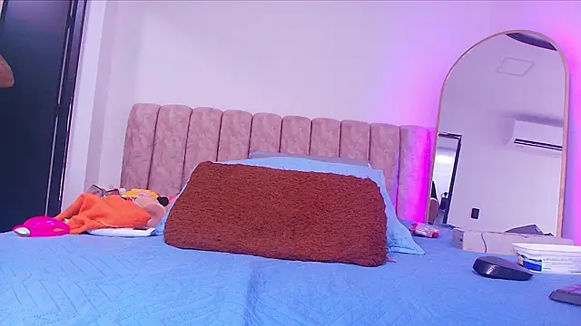  linda milk  online show from March 27, 2026, 3:01 am