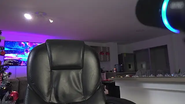 Frank Farrell online show from December 18, 2025, 3:56 am