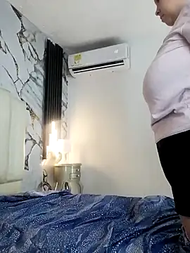 mollieblue69 online show from October 18, 2025, 1:01 pm