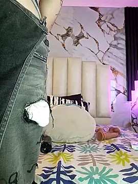 mollieblue69 online show from December 3, 2025, 1:31 pm