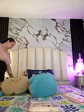 mollieblue69 online show from December 4, 2025, 12:58 pm