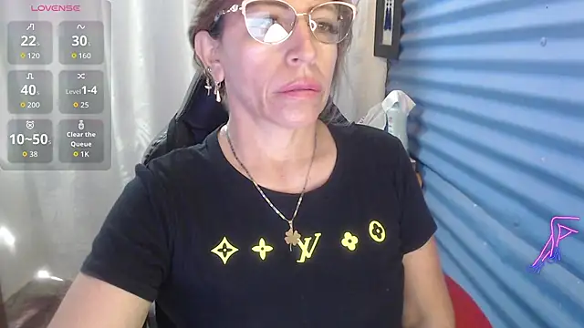Chayla Ruiz online show from June 7, 2026, 3:49 pm