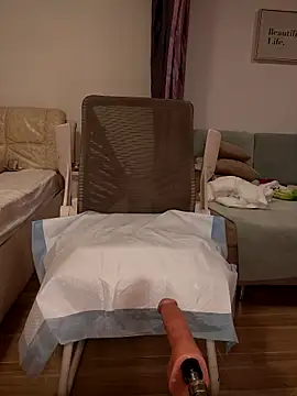 LILYsweetfcup online show from April 15, 2026, 1:07 pm