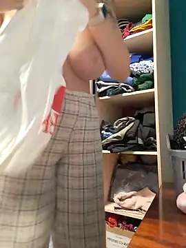 NansyyyaLiannkkaasssssa78 online show from February 14, 2025, 4:41 pm