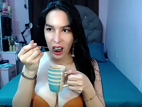 TSDESIREcindy29 online show from October 2, 2025, 11:06 am