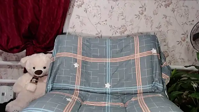 EmilyDoth online show from December 1, 2024, 6:19 pm