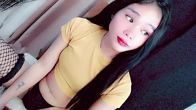 amomentoflust69 online show from March 2, 2026, 5:08 am