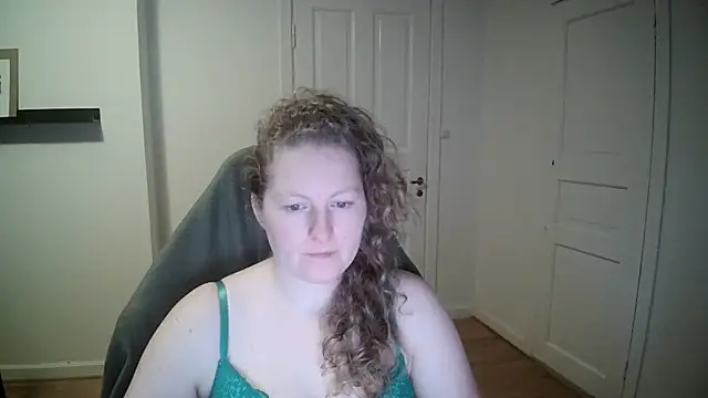 Girlnina-1995 online show from January 14, 2025, 9:02 am