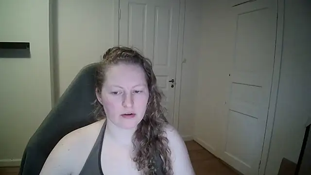 Girlnina-1995 online show from February 11, 2025, 2:35 pm