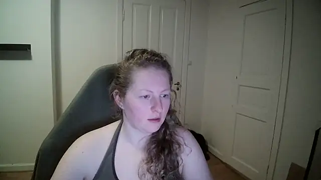 Girlnina-1995 online show from February 11, 2025, 7:48 pm