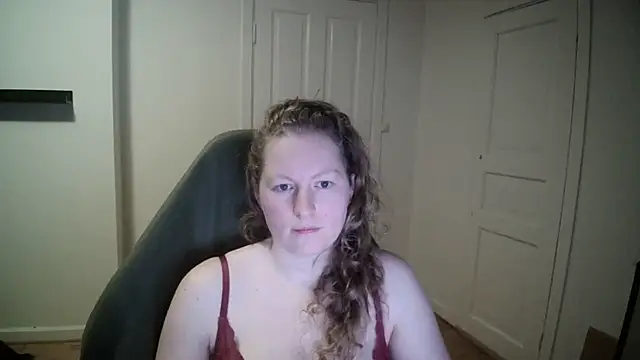 Girlnina-1995 online show from February 17, 2025, 9:08 pm