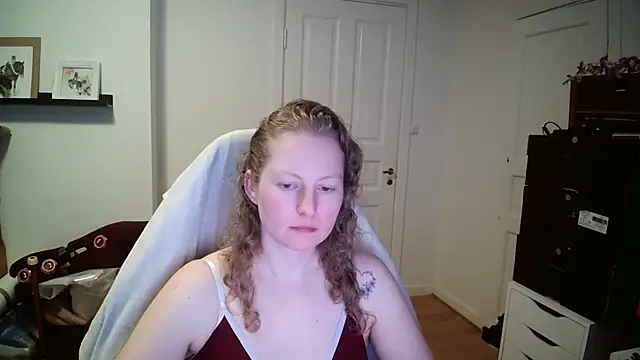 Girlnina-1995 online show from February 12, 2026, 12:00 pm