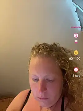Girlnina-1995 online show from June 1, 2026, 6:42 pm