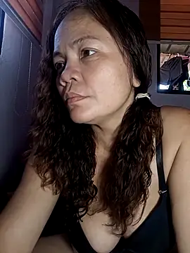 hotbabes163 online show from April 16, 2026, 5:52 am