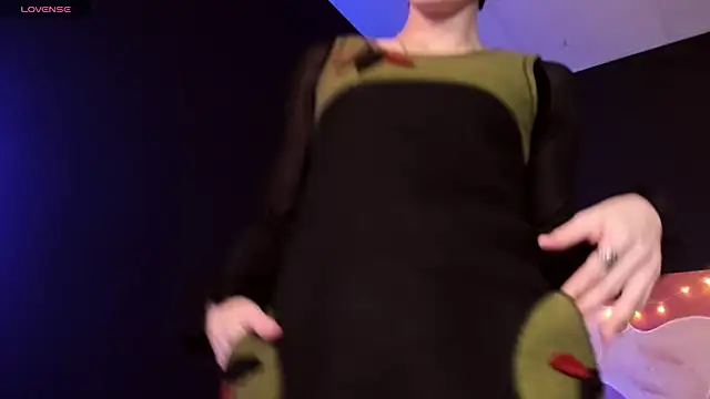 LorenDaze online show from February 4, 2025, 1:59 pm