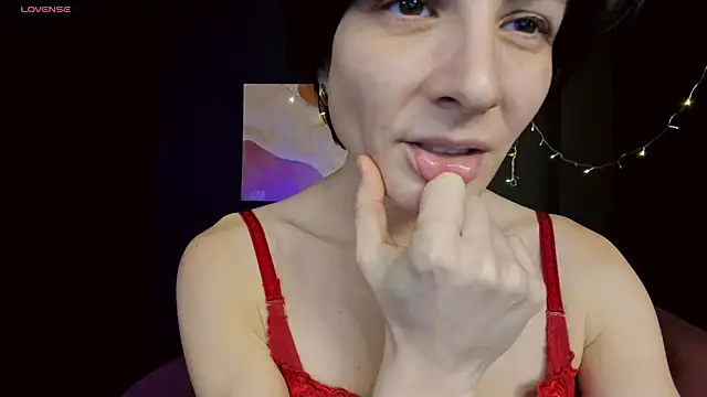 LorenDaze online show from February 18, 2025, 5:21 pm