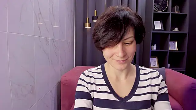 LorenDaze online show from December 23, 2025, 8:12 am