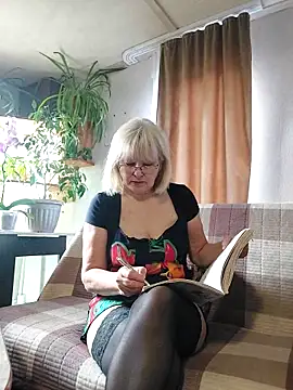 IrmaRose online show from October 2, 2025, 5:03 am