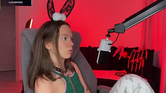 DivineBite online show from October 27, 2025, 12:20 pm