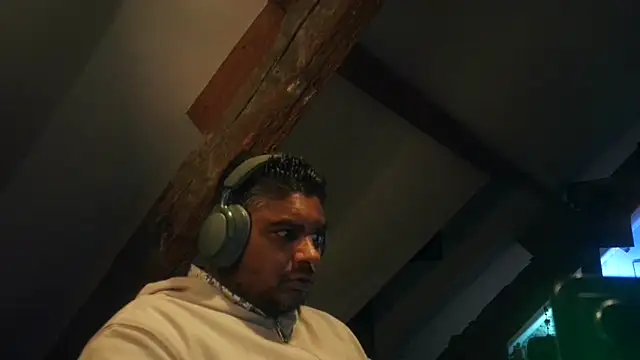 Snapshot of Bandusrilankasexymen chatting on October 10, 2025, 10:42 pm Bandusrilankasexymen online show from October 10, 2025, 10:42 pm