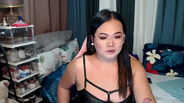 Snapshot of MagnificatMistress chatting on January 20, 2025, 5:37 pm MagnificatMistress online show from January 20, 2025, 5:37 pm