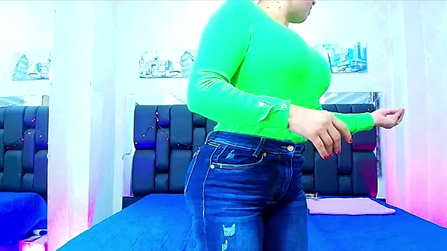  carolina fox online show from February 1, 2025, 3:08 am