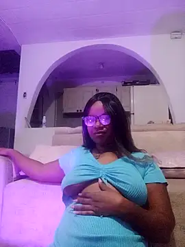 EmilyyRosee  online show from April 14, 2026, 7:25 am