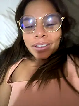 Snapshot of ROUSSH chatting on September 8, 2025, 11:15 pm ROUSSH online show from September 8, 2025, 11:15 pm