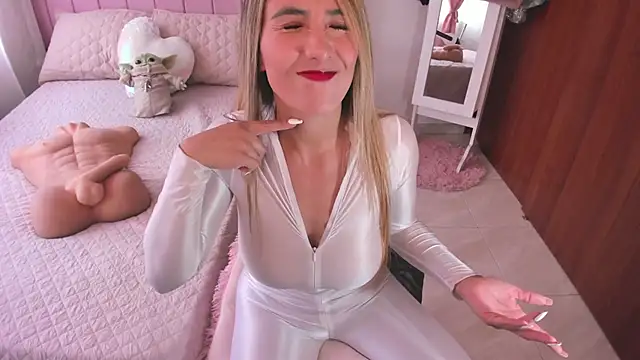 whitneyhot online show from February 19, 2025, 6:00 pm