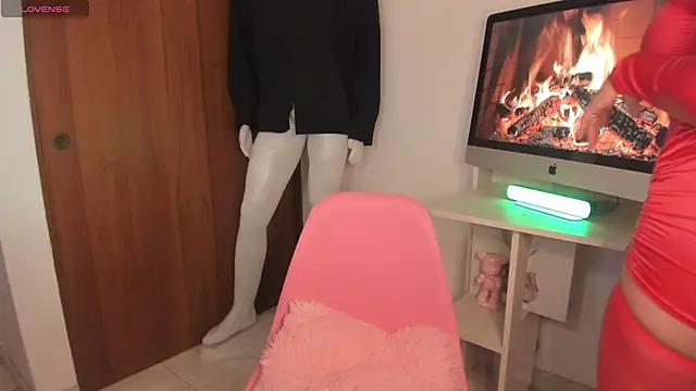 whitneyhot online show from February 24, 2026, 1:25 am