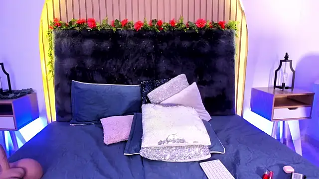 Karlagonzales  online show from February 14, 2025, 12:51 am