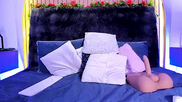 Karlagonzales  online show from February 21, 2025, 9:43 pm