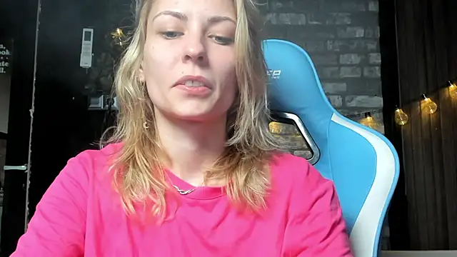 karo123421 online show from November 12, 2025, 6:41 pm