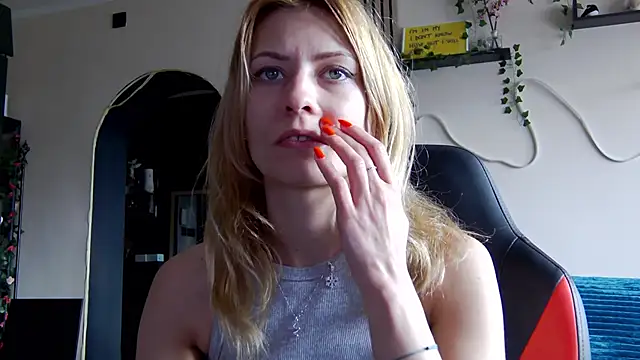 karo123421 online show from February 26, 2026, 9:41 am