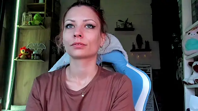 karo123421 online show from April 3, 2026, 4:10 am