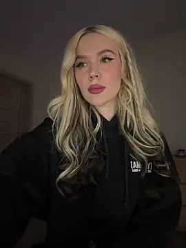 xDinnax online show from April 18, 2026, 7:58 pm