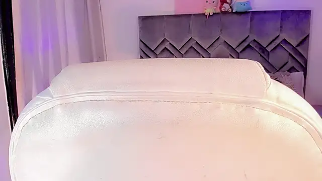 LeyXandrabraz online show from February 2, 2025, 10:17 pm