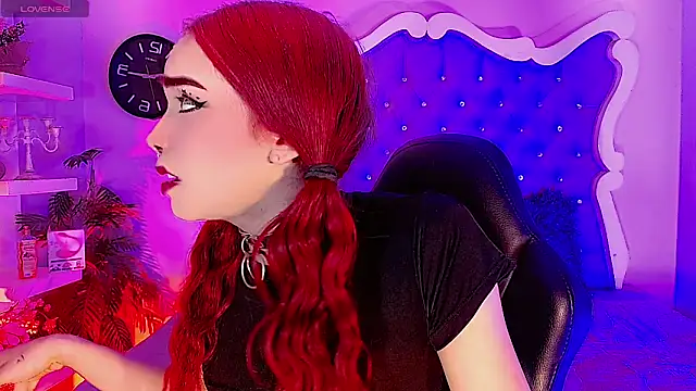 LeyXandrabraz online show from April 14, 2026, 7:42 pm