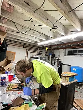 charactrzero online show from December 22, 2024, 2:28 am