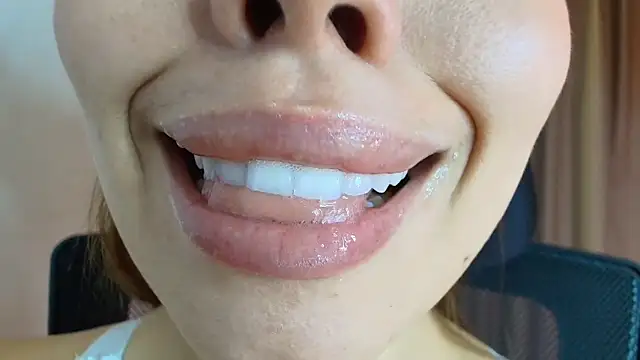 lisbet21x online show from April 10, 2026, 10:25 pm