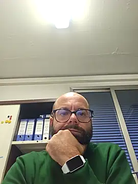 Dolceporco19 online show from November 18, 2025, 4:11 pm