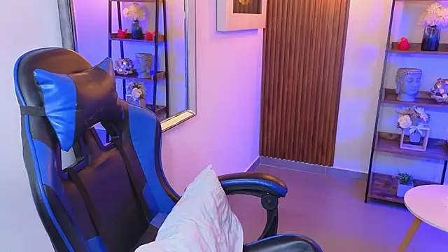 Snapshot of Kenya--Buhle chatting on February 6, 2026, 6:11 pm Kenya--Buhle online show from February 6, 2026, 6:11 pm