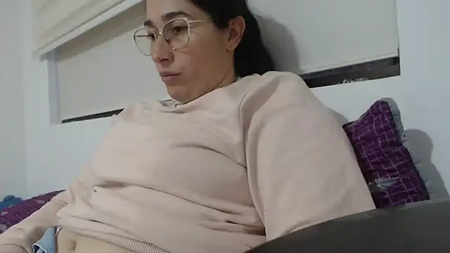 andreaisis2 online show from February 13, 2025, 11:04 pm