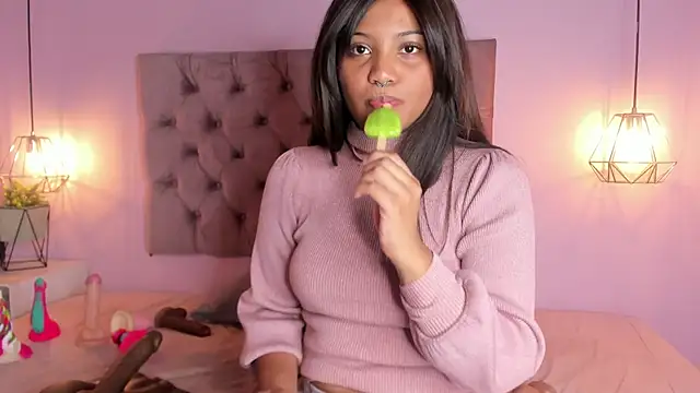 Zafiiraa online show from January 6, 2025, 4:02 pm