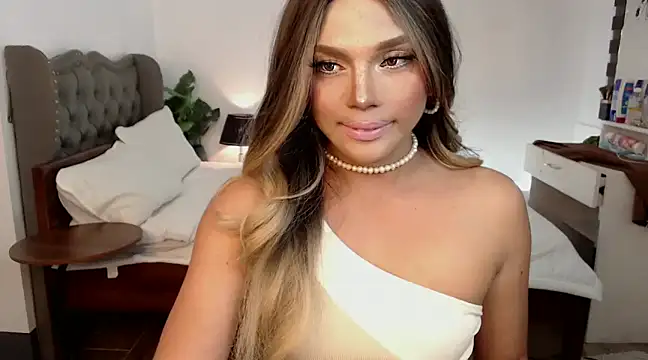 liaa lurrecams online show from January 3, 2025, 11:25 am